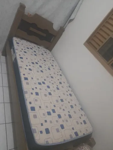Cama de solteiro e colchão 