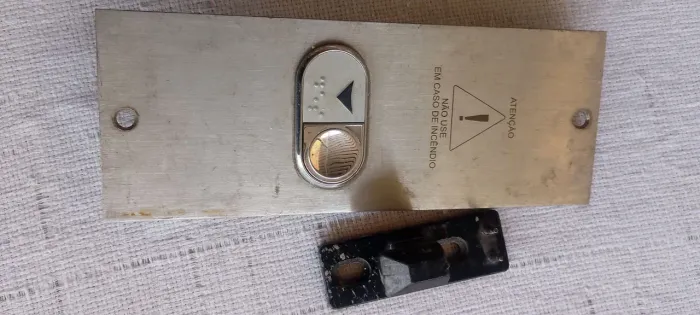 Mala para ferramentas. Peças para elevadores