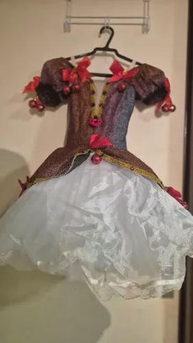 Fantasia de menina para festas 10 anos