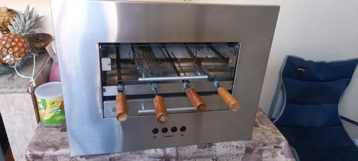 Churrasqueira elétrica de embutir ARKE. EM PERFEITAS CONDIÇÕES, COM ACESSÓRIOS.