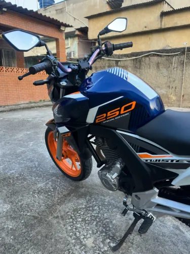 VENDO CB TWISTER 250 LIMITED EDITION