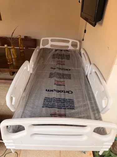 CAMA HOSPITALAR ARTICULADA ELÉTRICA + COLCHÃO | R$ 5.000,00