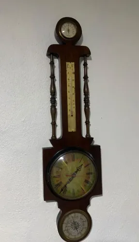 Relógio de parede antigo