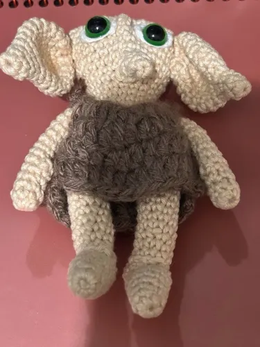Enfeite Amigurumi Dobby, inspirado em Harry Potter