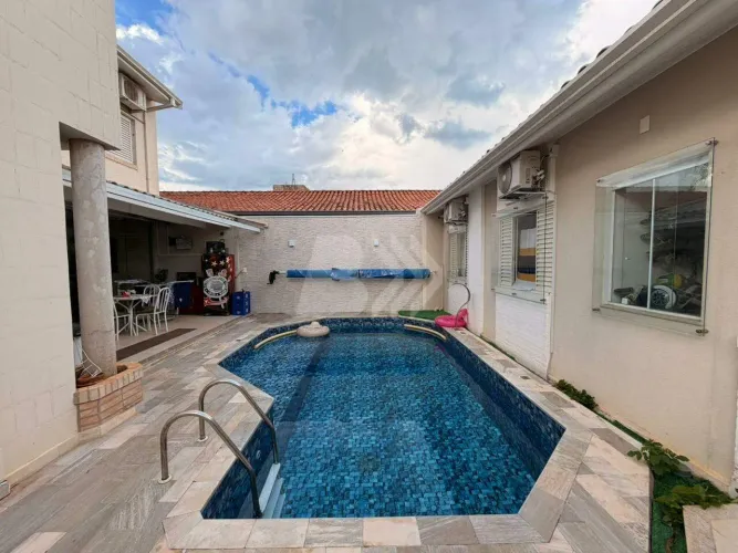Casa residencial à venda no bairro Vila Independência em Limeira - SP