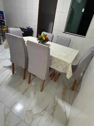 Mesa com 6 cadeiras
