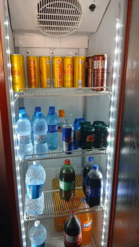 Freezer vertical (semi novo)