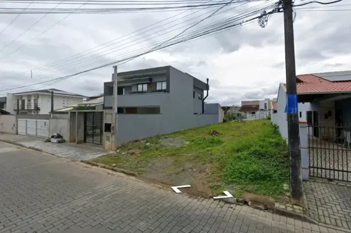Terreno/Lote 240m² à Venda - Petrópolis - R$ 280.000