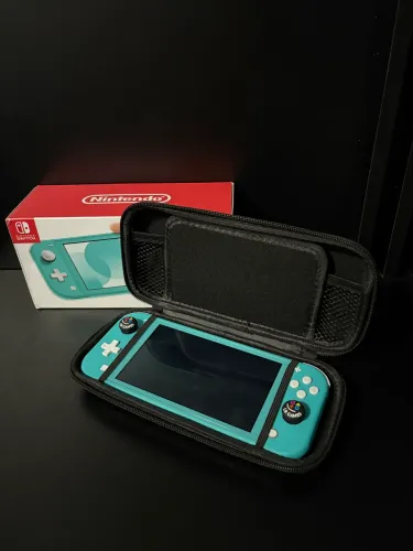 Nintendo Switch Lite + Case e pelicula 