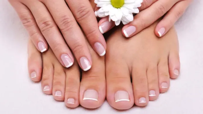 Precisa se de manicure 
