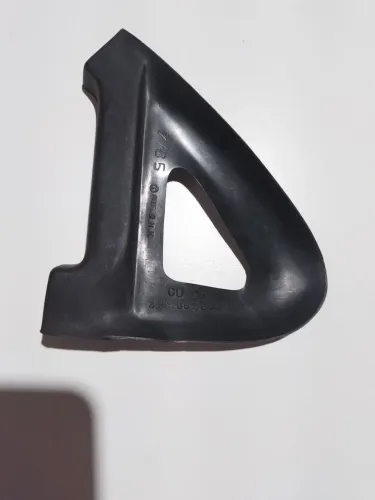 Moldura retrovisor Santana quadrado lado direito