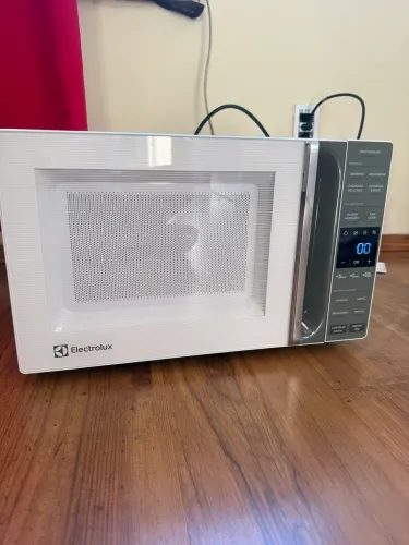 Microondas electrolux 23L