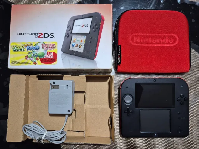Vendo Nintendo 2DS em perfeito estado de conservação.