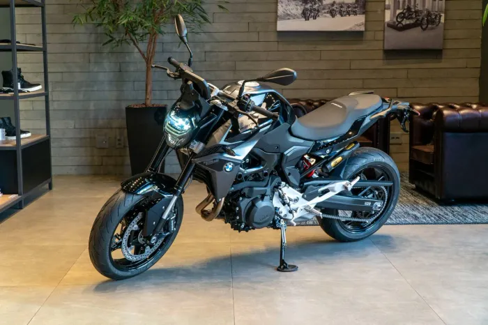 BMW F 900 R SPORT PLUS