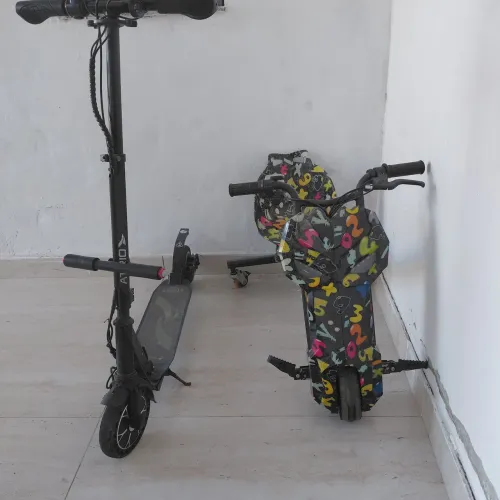 Patinete Elétrico e triciclo.