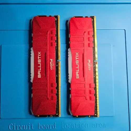 Memória RAM Crucial Ballistix 16GB (2x8GB) 3200MHz DDR4 - Vermelha