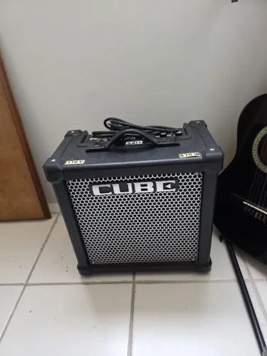 Amplificador de guitarra Roland CUBE-20GX