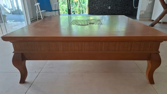 Mesa maciça de centro