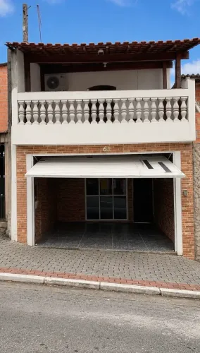 Casa para venda possui 125 metros quadrados com 2 quartos em Jardim Estela - Poá - São Pau