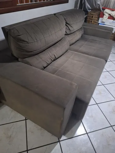Sofa 2 lugares, mais grandes cadê até 4 pessoas , nada rasgado, R$ 700 está nos ingleses