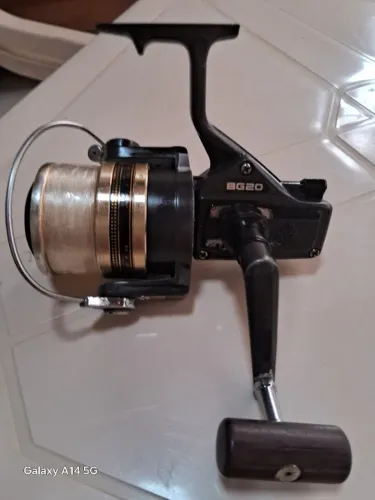 Molinete daiwa bg 20