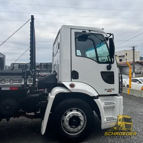 Ford Cargo 2428