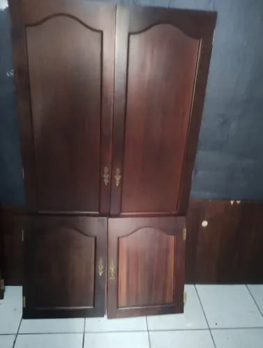 Vendo guarda roupa madeira maciça