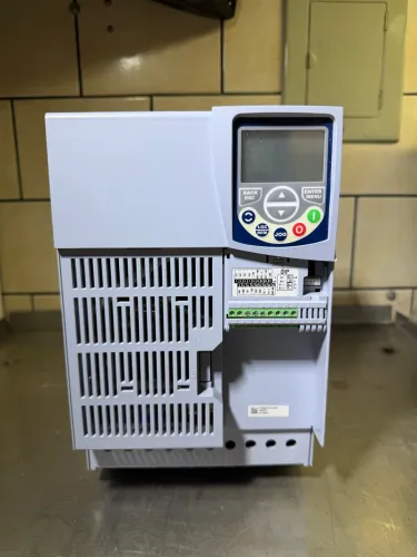 Inversor de Frequência WEG CFW500 15CV 47A 220V Trifásico Vetorial