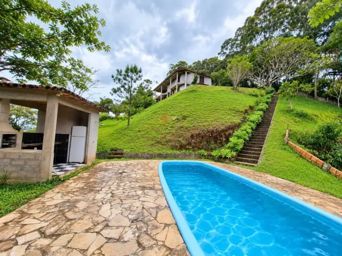 Casa para Venda em Teresópolis, Fazenda Suiça, 5 dormitórios, 3 suítes, 4 banheiros, 6 vag