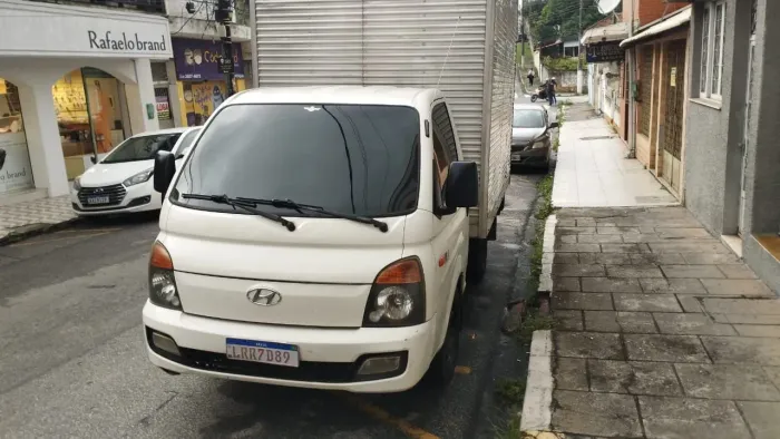 Vendo ,passo financiamento ou troco por Fiorino HR 2014 doc em dia sem multas