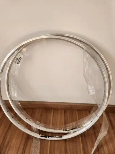 Par de Aros Mavic 700 -36 furos- Novos 700