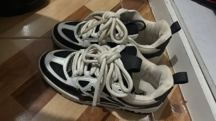 Vendo 2 tênis pra sair logo 380 n41
