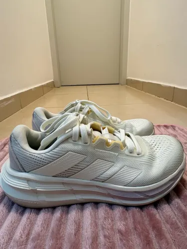 Tênis Adidas Questar 3