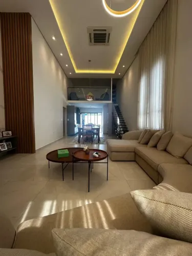 ALPHAVILLE 4, 300m2, 3 SUÍTES, C/ PISCINA, ÁREA GOUMERT PISCINA, AC. CASA MENOR VALOR