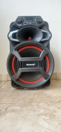 Caixa de som Amvox semi nova