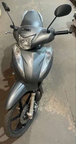 Honda Biz 125 ano 2019 cinza 