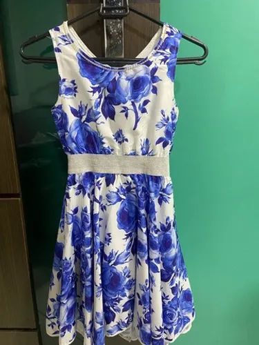 Vestido azul floral infantil