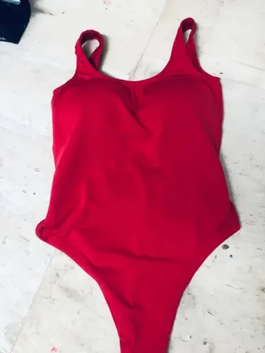 Body vermelho costas nua M