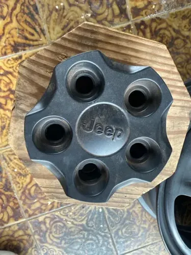 Calota central da roda do Jeep Renegade original unidade 