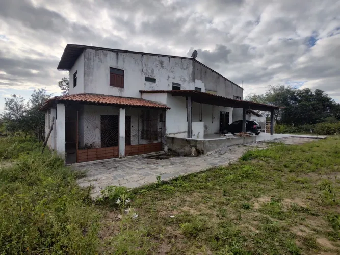 SÍTIO COM 4 HECTARES + CASA COM 900M²