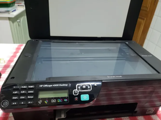 IMPRESSORA HP OFFICEJET 4500 DESKTOP/R$ 155,00 REAIS/NOVÍSSIMA/NECESSITA REVISÃO/REPARO !!