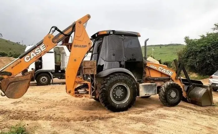 Retroescavadeira Case 580N à Venda