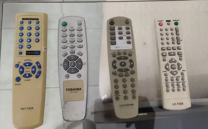 Controles remoto diversos