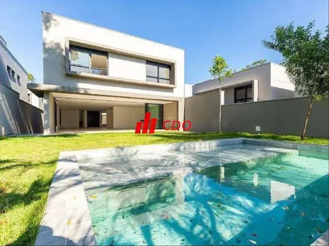 Condomínio Hipica Max Garden excelente residência de alto padrão,com 4 suítes sendo 1 Mast
