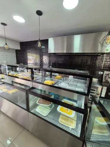Refrigerador expositor inox para montar ou renovar seu comércio- sob medida