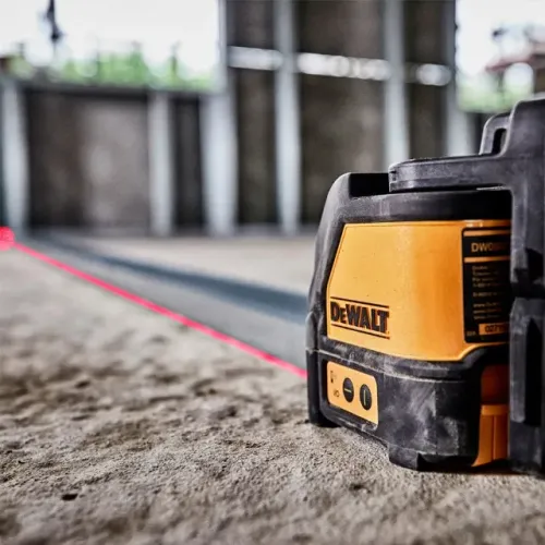 Nível a Laser 15 Metros Auto Nivelador Linha Cruzada Vermelha com Maleta Dewalt DW088K