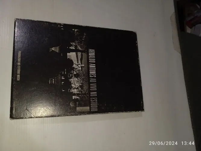 DVD Arnaldo Antunes ao vivo no estúdio