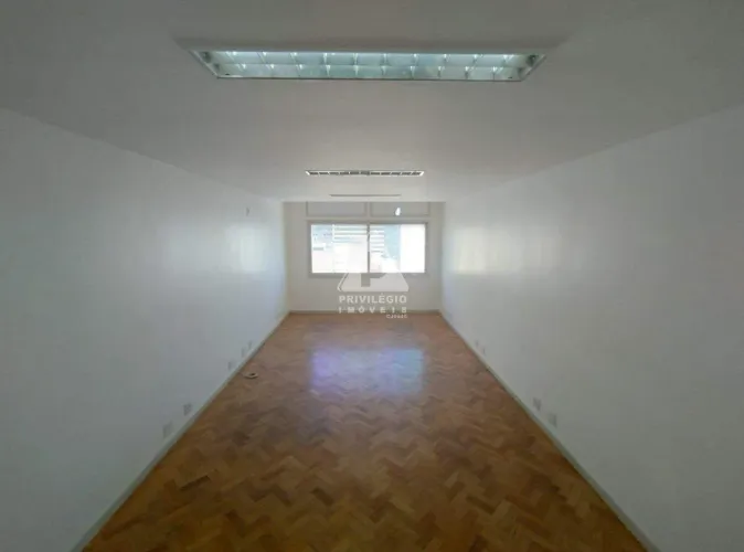 SALA COMERCIAL AMPLA NO CENTRO DO RIO