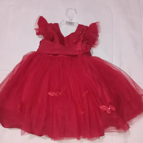 Vestido Vermelho Infantil com Detalhes de Borboletas