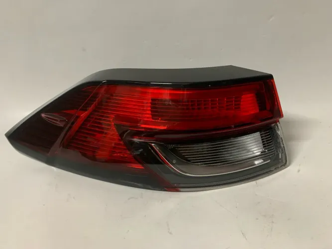 Lanterna Corolla Cross 2025